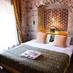 Antik Hotel 2*