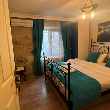 Antik Hotel 2*