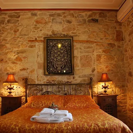 Antik Hotel 2*