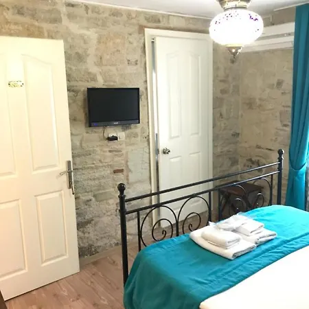 Hotel Antik 2*