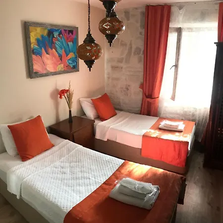 Hotel Antik 2*