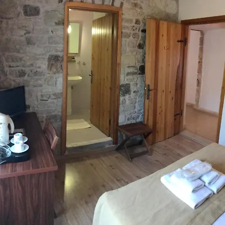 Hotel Antik 2*