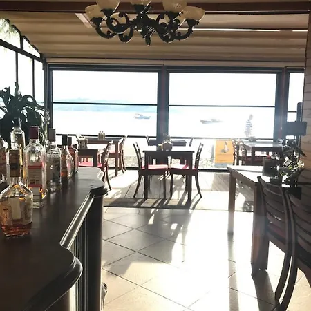 Antik Hotel 2*